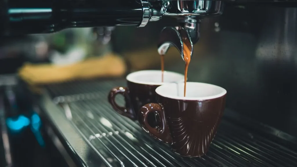 Breville Barista Touch Impress وNinja Luxe Café Pro بعد حساب تكلفة الكوب