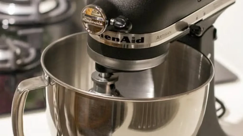KitchenAid Artisan وBosch Series 6 أمام وصفات حقيقية لا أرقام المحرك