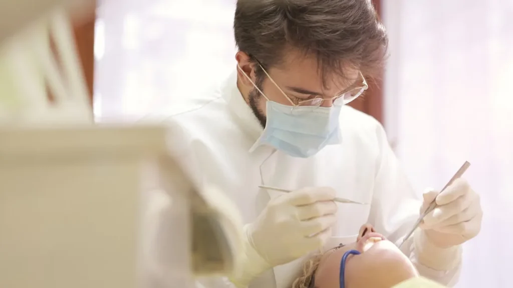 قبل شراء Oral-B iO3 أو Sonicare 4100، انظر إلى الرأس لا الاسم