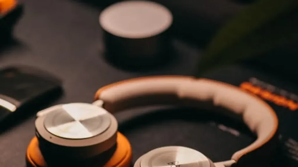 Sony WH-1000XM6 وBose QC Ultra 2 خلال يوم عمل ورحلة طويلة